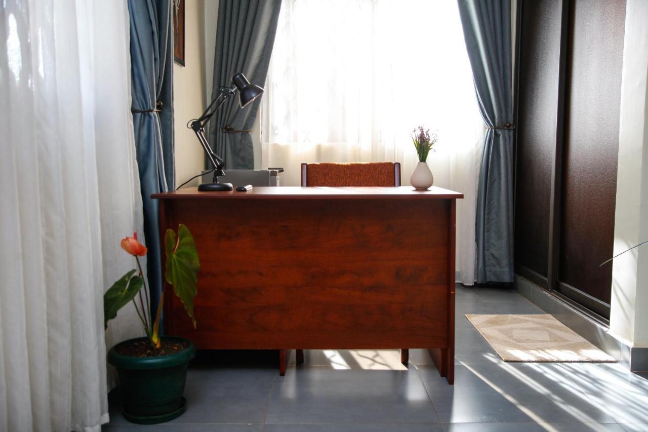 Fred And Winnie Bnb Кампала Екстериор снимка